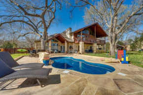 Seguin Riverfront Retreat Fishing Dock and Kayaks!